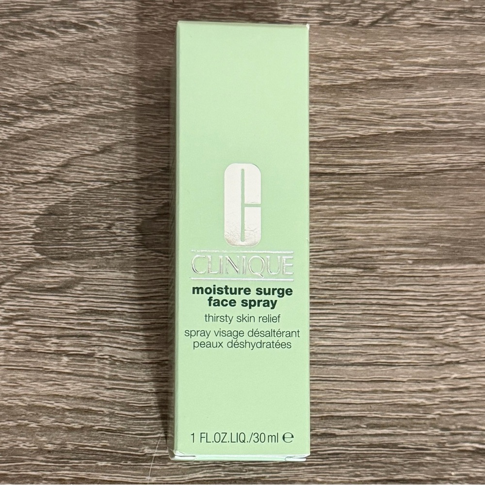 Clinique Moisture Surge Face Spray Thirsty Skin Relief - Picture 2 of 10